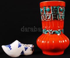 Kerámia váza és papucs, jelzettek, apró lepattanás a vázán