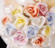 Kisasszony virágcsokorral, kézzel festett, jelzett, hibátlan, m:13 cm