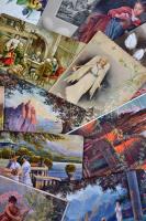 Egy nagy doboz (több mint 1500 db) vegyes régi képeslap, többnyire motívumok / more than 1500 mixed ...