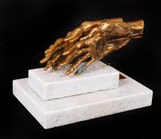AF jelzéssel: Kezek, MRE Vándorgyűlés Esztergom Dorog, bronz, márvány talapzaton, m: 11 cm, h: 16 cm