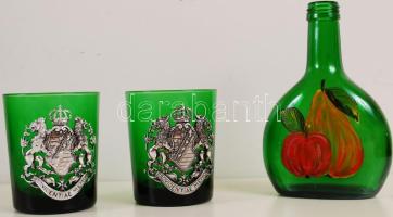 2 db "Providentiae memor" feliratú szász címeres pohár, 1 db festett zöld üvegpalack, m: 9 és 16 cm