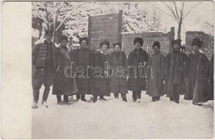 Máramarosban elfogott orosz kozákok; Berger Miksa utóda kiadása / Russische Gefangene in Maramaros; Russian POWs (b)