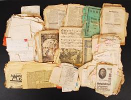 cca 1920-1940 Nagy nyomtatvány tétel nagyrészt zenei témájú nyomtatvány anyaggal és tábori levelekkel, némi képeslappal