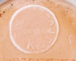 Kiss Roóz Ilona (1920-2010): Figurális gyertyatartó. Festett mázas kerámia, hibátlan, jelzett (Iparm...