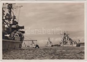 Flotte im Hafen von Kiel / German navy in the port of Kiel