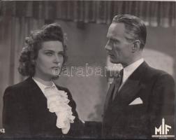 cca 1938-1948 Karády Katalin Szakács Zoltánnal és Perényi Lászlóval közös filmjelenetekben, 2 db fil...