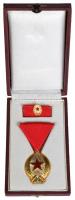 1964. "Munka Érdemrend arany fokozata" Br zománcozott kitüntetés mellszalaggal, szalagsávval és miniatűrrel adományozói tokban T:1