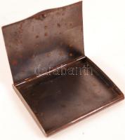 Fém cigarettatárca kitüntetések miniatűrjeivel díszítve /
Cigarette box with medal's miniatures