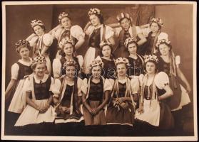 1938 Rosbaud Konrád: Az első táncvizsga, feliratozott, pecséttel jelzett, 14x12 cm