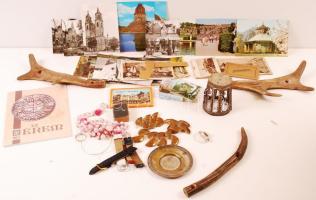 Doboznyi bolhapiac tétel (agancsdarabok, órák, gyöngy nyaklánc, mini szótár, leporelló, képeslapok stb.)