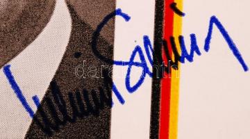 Helmut Schmidt (1918-) német szövetségi kancellár aláírása levelezőlapon