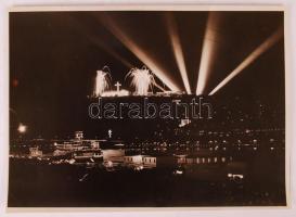 1938 Esti felvétel a Szent István Év alkalmából a Gellért hegyen tartott ünnepségről, hátoldalán pecséttel jelzett, 21,5 x 15,5 cm