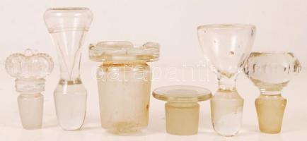 6 db különböző üvegdugó apró lepattanásokkal