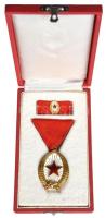 1964. "Munka Érdemrend arany fokozata" Br zománcozott kitüntetés mellszalaggal, szalagsávval és miniatűrrel tokban T:2