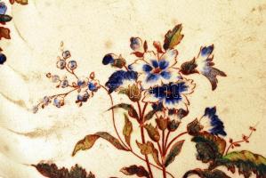 Fischer dísztányér, apró lepattanásokkal, jelzett, kézzel festett, d:26 cm