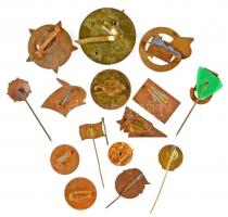 15db klf szocialista, zománcozott jelvény, közte "Munkásőr", "BM Törzsgárda", &q...