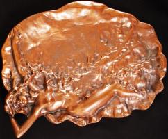 Fali dísz ,fekvő női akttal, bronzírózott fém, 20×27 cm