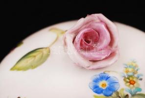 Herendi rózsás bonbonier, rózsán apró lepattanás, kézzel festett, jelzett, m:13 cm, d:11 cm
