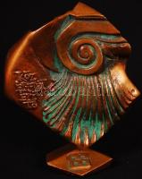 Lendvai István (1947-): Középület építő. Bronz kisplasztika, jelzett, m:12 cm