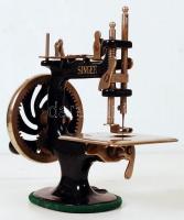 Kis fém Singer varrógép eredeti dobozában