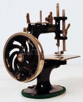 Kis fém Singer varrógép eredeti dobozában