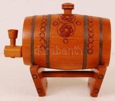 Kicsi fa boroshordó és két 1dl-es fa kupa, m:19 éas 10 cm