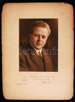 1926 Rudolf Nilius (1883-1962) osztrák karmester, zeneszerző portréja. Vajda M. Pál műterme, Budapest. A portré alatt Nilius saját kezű dedikációjával Komor Vilmos (1895-1971) karmester részére / Autograph signed photo of opera singer Rudolf Nilius 18×24 cm