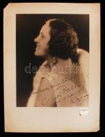 1931 Ninon Vallin francia operaénekesnő (1886-1961) portréja. Studio Lorelle, Párizs. Dedikálva Komor Vilmos (1895-1971) karmesternek, 1931. márc. 16-19. / Autograph signed photo of opera singer Ninon Vallin 22×28 cm