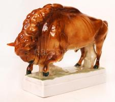 Zsolnay bölény, kézzel festett, hibátlan, jelzett, m: 14,5 cm, h: 16 cm