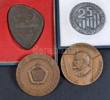 ~1960. Eredményes propaganda munkáért járó Br emlékplakett. Szign.: CVS (70mm) + 1969. "Rendőrség - Országos Sportbajnokság" Br érem dísztokban (84x61mm) + 1972. "A Magyar Népgazdasági Tervezés 25 éves" ezüstözött Br emlékérem dísztokban (60mm) + DN "A Vállalat Kiváló Brigádja - Szocialista Brigád" Br emlékérem (70mm) T:1-,2