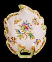Herendi Viktória mintás porcelán tálka, kézzel festett, jelzett, apró hajszálrepedéssel, 14×11 cm