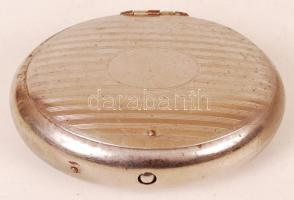 Ovális fém dobozka, tetején díszítéssel, 10x7x2 cm