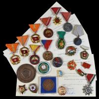 24db-os vegyes, magyar és szovjet kitüntetés és jelvény a szocialista időszakból, benne "A Magy...
