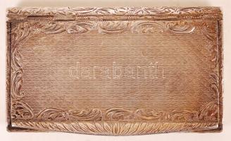 Ezüst (Ag.) szelence, cizellált, jelzett, mesterjeggyel, nettó:80,4 g, 8×5 cm