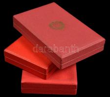 1957. "Szolgálati Érdemérem" mellszalagon szalagsávval és miniatűrrel dísztokban + ~1960. ...