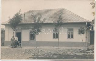 Azonosítatlan magyar város, Csonki Lajosné rőfös- és rövidáruháza, photo