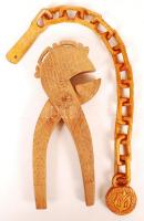 Diótörő és egy fa lánc, h:21 és 40 cm