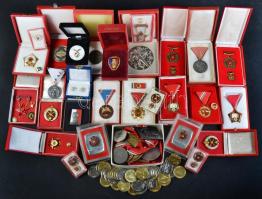 Vegyes, 45db klf magyar és külföldi kitüntetés, emlékérem és díjérem főleg a szocialista időszakból,...