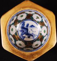 Jelzett japán csésze, kézzel festett, apró csorba az alján, m:4 cm, d:9 cm