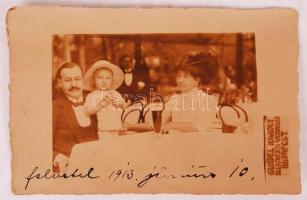 1913 Budapest, Gundel Károly vendégős és családja. Fotólap