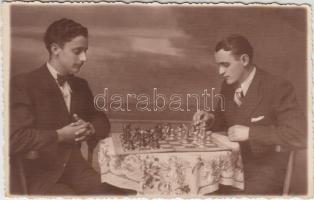 1938 Playing chess, photo