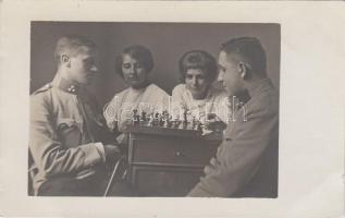 Soldiers playing chess, photo (EK)