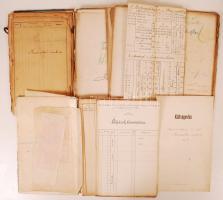 cca 1880 A Nagyvárad-Kolozsvár vasútvonal építésének eredeti dokumentációja. A 4. szakasz tervei. Költségvetések, szerződések, számítások, a hétszegi állomás 2 db rajza. Vastag paksamétányi irat.