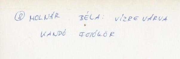 cca 1960 Molnár Béla: Tűzoltók vízre várva, feliratozva, 14x21 cm