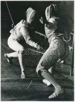 Gebhardt György (1910-1993): Küzdelem, jelzetlen vintage fotóművészeti alkotás a szerző hagyatékából, 24x18 cm