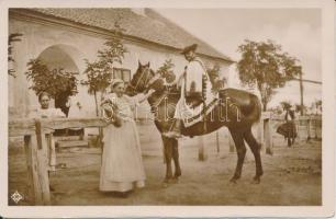 Hortobágy, a csárda előtt, folklór