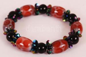 Karkötő színes gyöngyökből