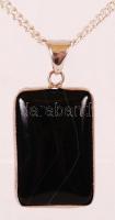 Ónix függő ezüst (Ag) láncon, jelzett, 10,1 g /
onyx pendant with silver chain, 10,1 g