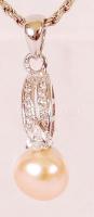 Gyöngy függő ezüst (Ag) láncon, jelzett, 4,2 g /
Pearl pendant with silver chain, 4,2 g
