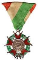 1916- "A M. O. Tűzoltó Szöv. Szolgálati Érme 35. éves szolgálat után" kitüntetés, kör alakú medál zománcozott babérkoszorú által közrefogott ötágú máltai keresztbe foglalva, piros-fehér-zöld színű mellszalaggal T:2 Hungary 1916- "The Hungarian Fireman Association, XXXV years service medal" decoration with ribbon C:XF